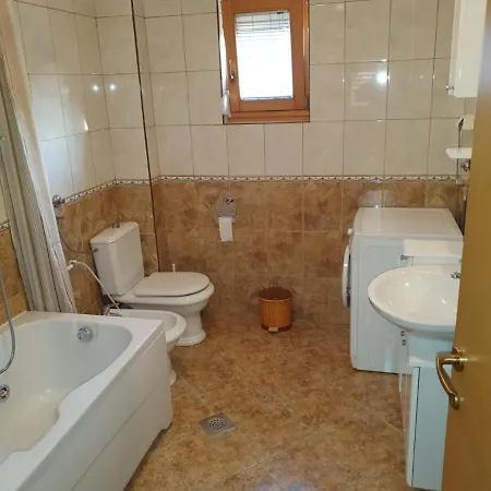 Ak Apartment *